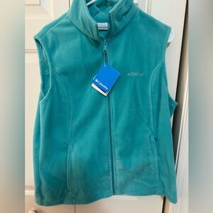 Columbia Fleece Turquoise Vest, new with tags